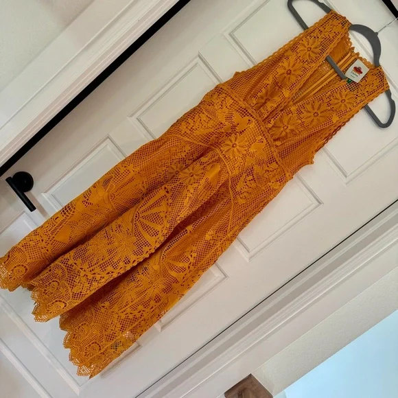 NWOT! Farm Rio Landscape Guipure Mustard Yellow Midi Dress - Picture 5 of 6